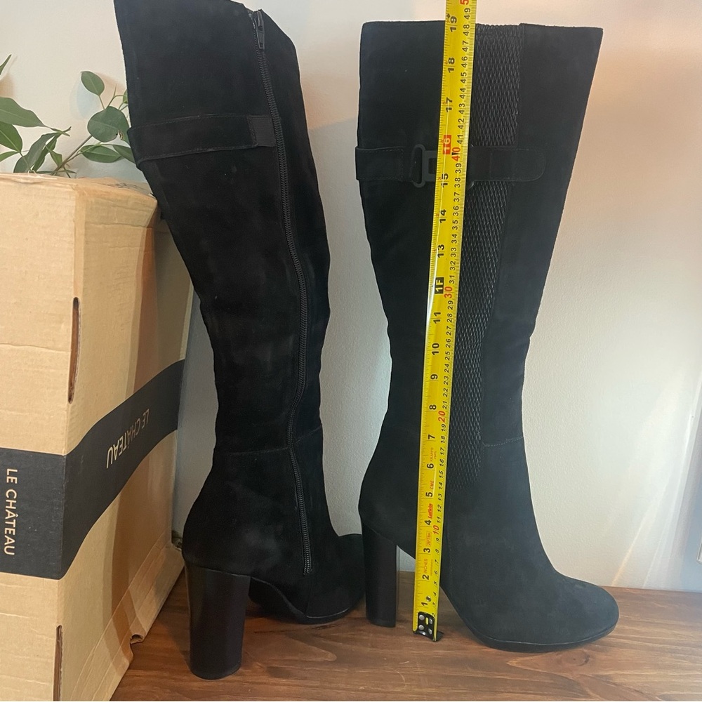 Le Chateau Elegant Black Suede Heeled Boots - Picture 8 of 16